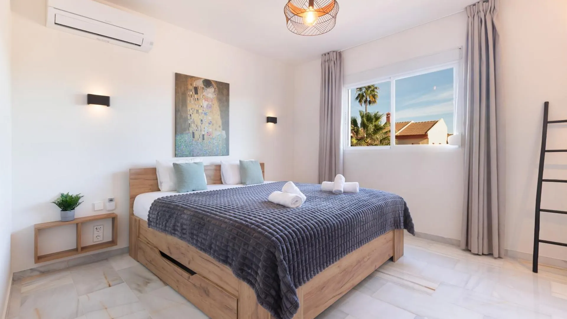 Luxurious And Modern Family Home Málaga İspanya