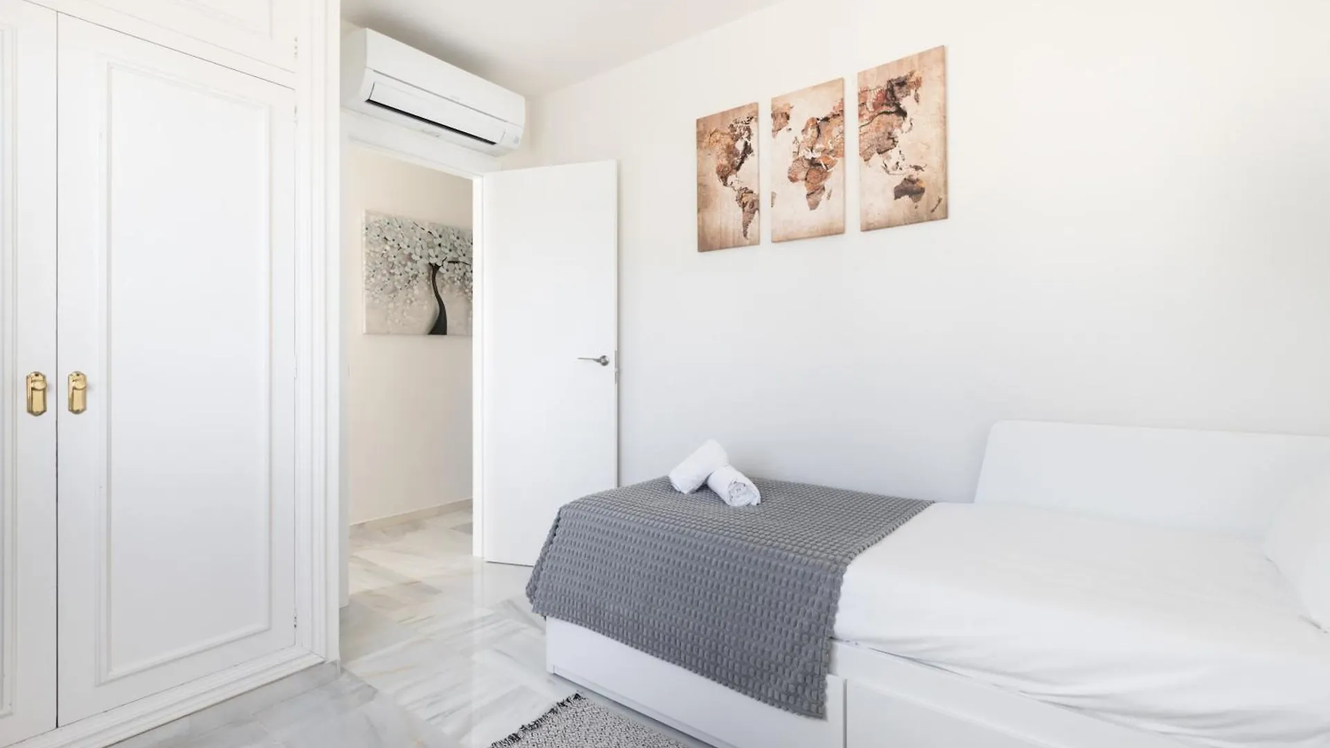 Luxurious And Modern Family Home Málaga 0*,