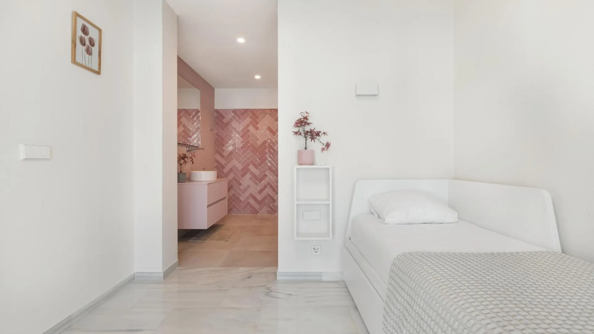Luxurious And Modern Family Home Màlaga